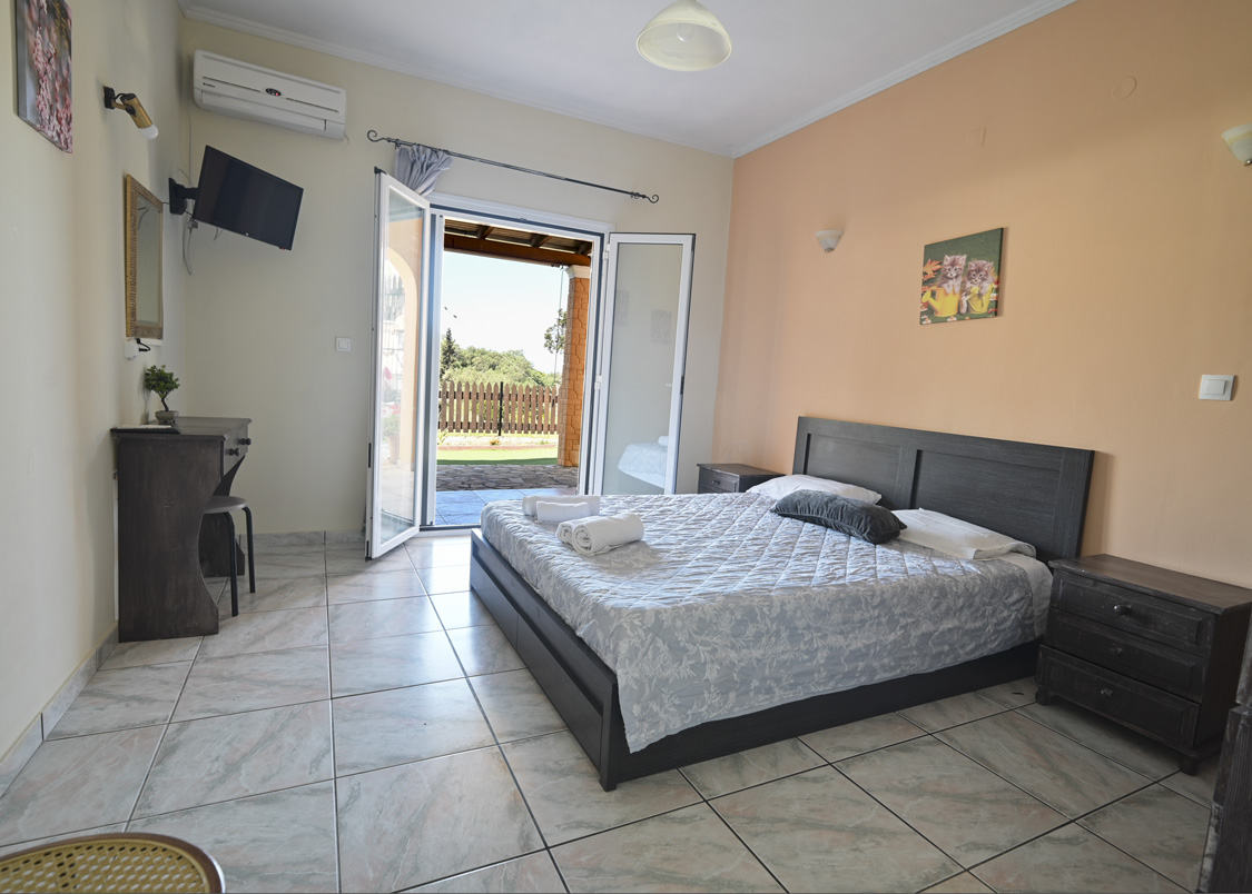 Roumanis Liapades apartment double beroom